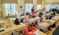 最早拥抱数字教育的国家开始把屏幕赶出课堂