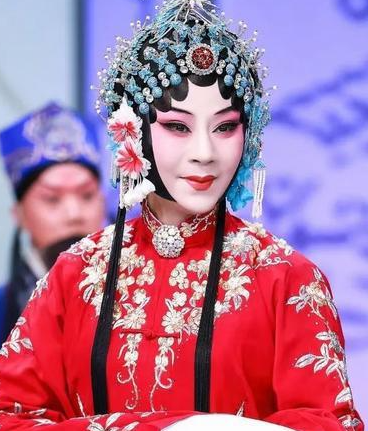 京剧《锁麟囊》欣赏