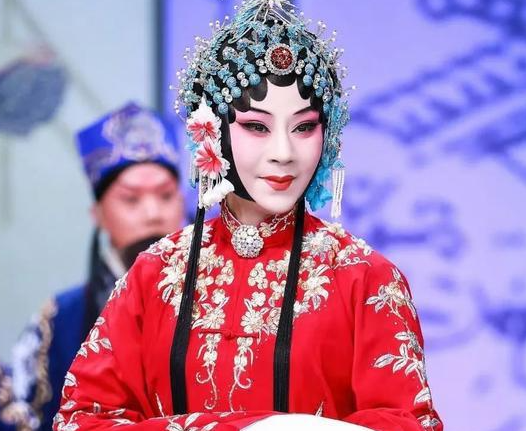 京剧《锁麟囊》欣赏